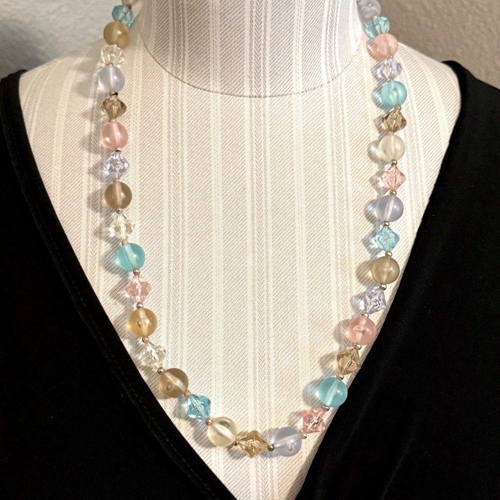 Vintage 1960’s Pastel Frosted & Faceted Bead Necklace 24”